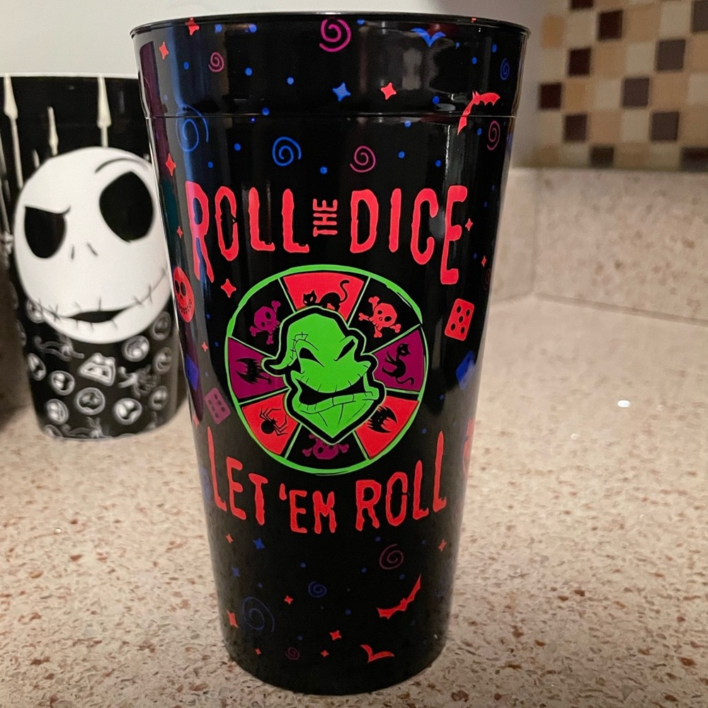 Nightmare Before Christmas set of 4 thick plastic collectible cups & 3 shot cups - Picture 9 of 13